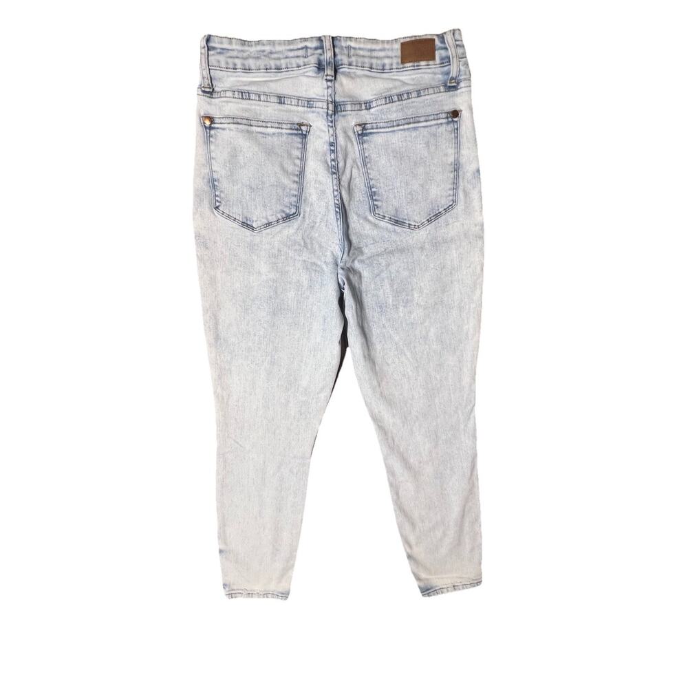 Judy Women's Blue Boyfriend Fit Jeans, Size 5, Light Wash, Stretch Denim